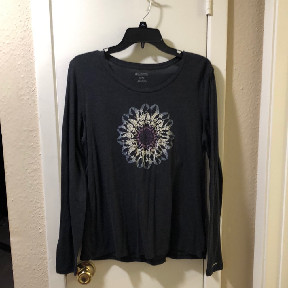 Columbia- gray long sleeve shirt